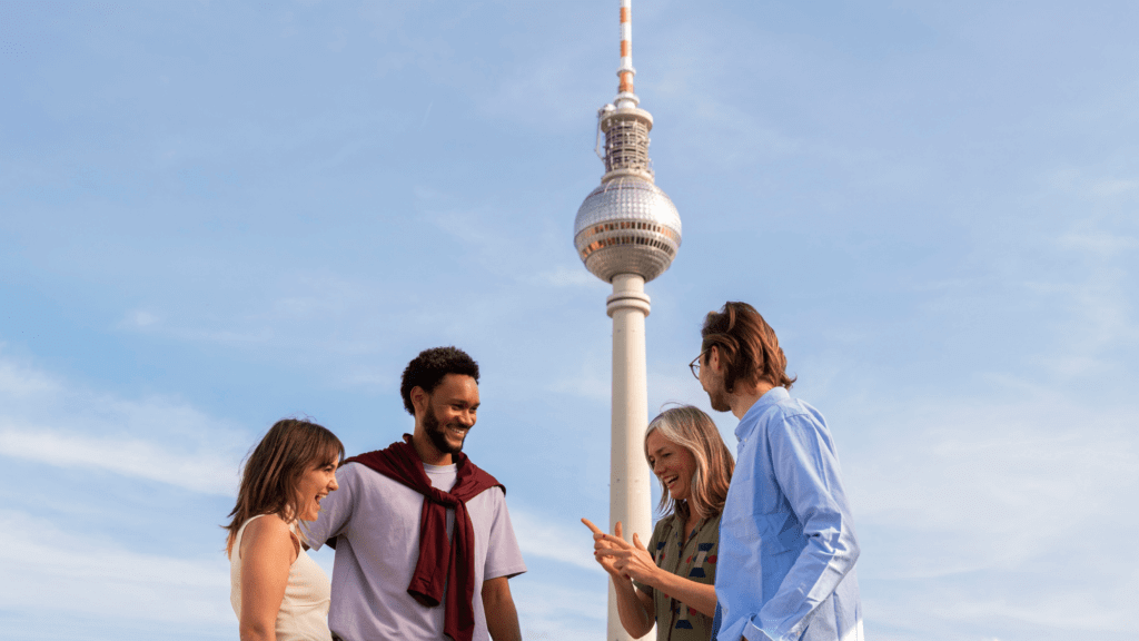 Titelbild der Imagekampagne des Berliner Senat vor dem Fernsehturm
